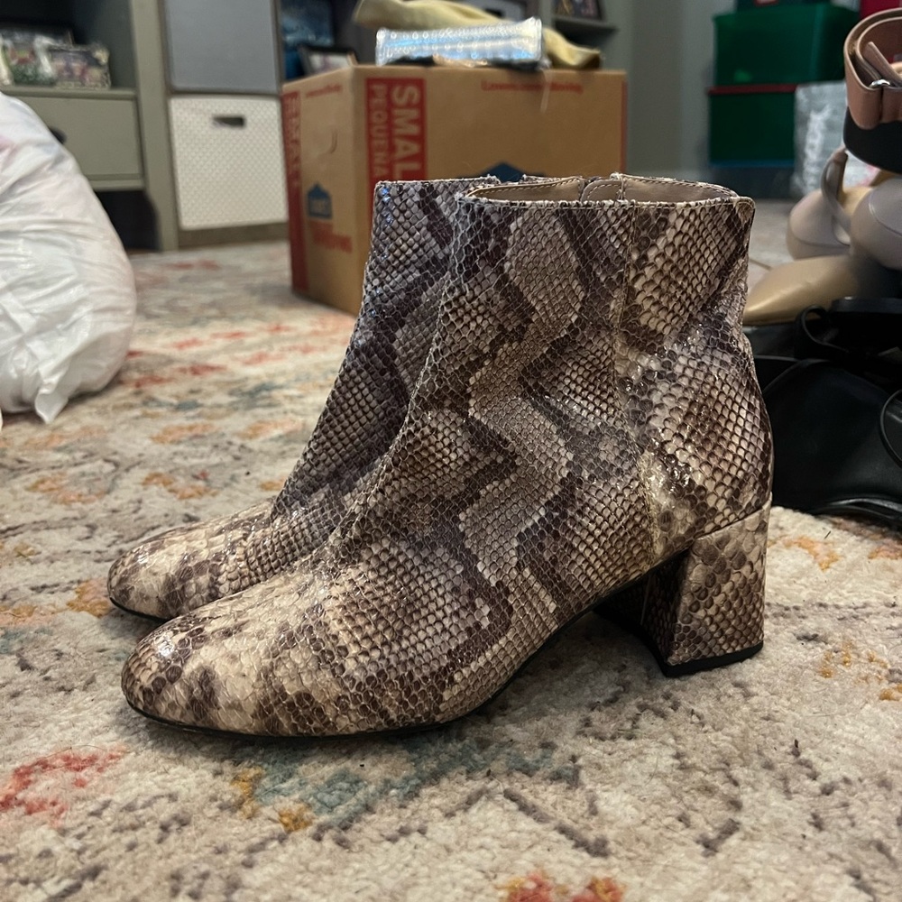 Chinese Laundry Ankle Boots